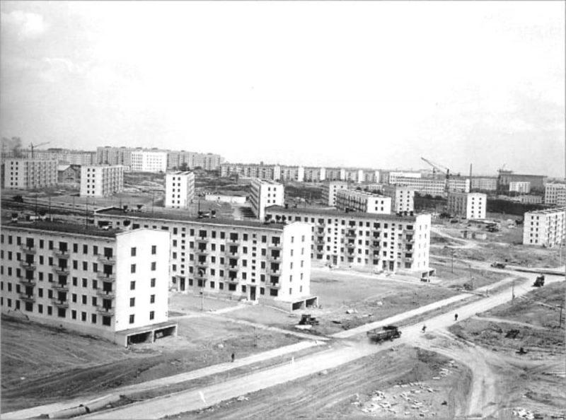 Ris.-2.-Foto-stroitelstva-pyatiyetazhnykh-domov-v-1957-1985-gg.jpg