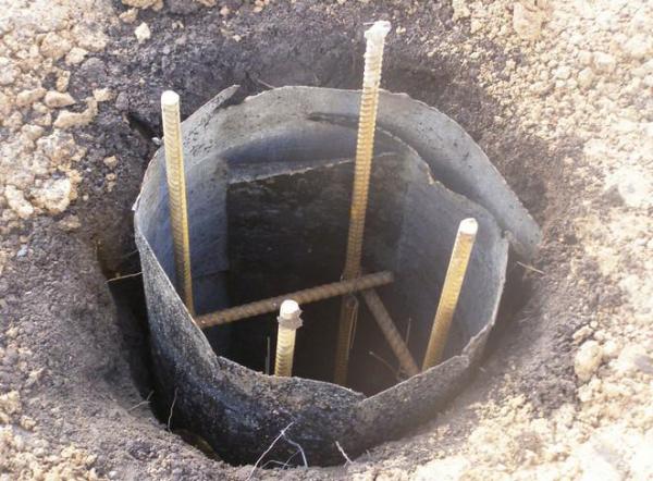 armatura-v-uglublenii-stolba.jpg