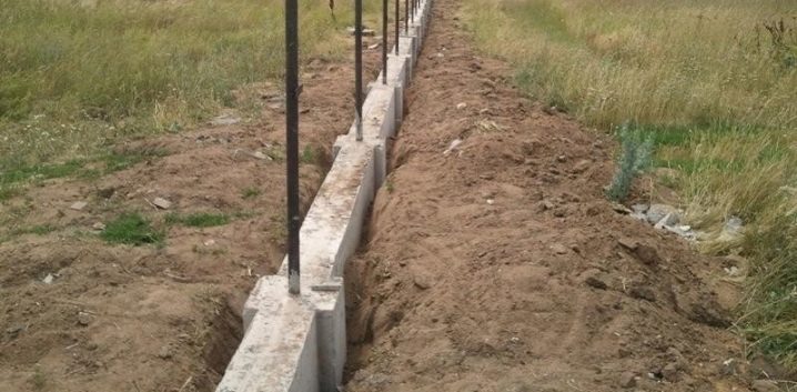 fundament-pod-zabor-raznovidnosti-i-osobennosti-32.jpg