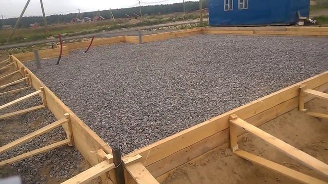 monolitnyy_fundament_plita_opalubka_1-1024x576.jpg