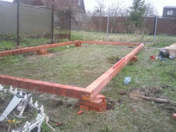 stolbchatyj-fundament-dlya-teplicy.jpeg