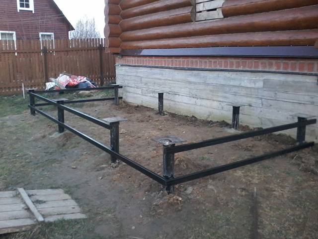 svajnyj-fundament-pod-terrasu.jpg