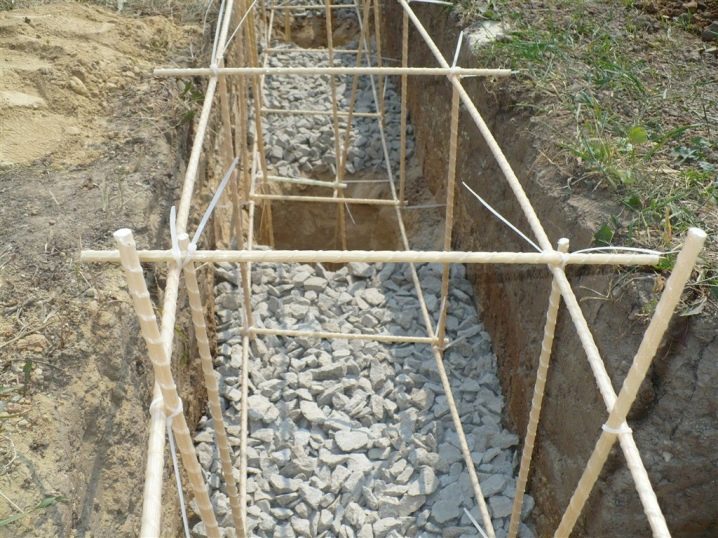 tonkosti-processa-armirovaniya-lentochnogo-fundamenta-38.jpg