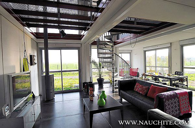 two-storey-container-house4.jpg